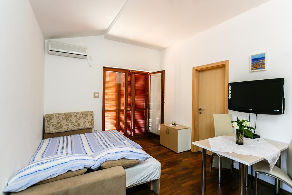 Apartments Josip Pinezići Pokój zdjęcie